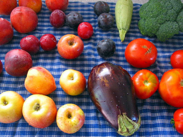 800px-Fruits_veggies